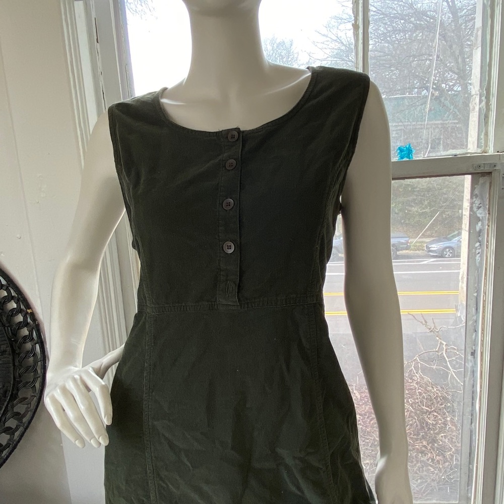 Mad men vibes! Corduroy dress